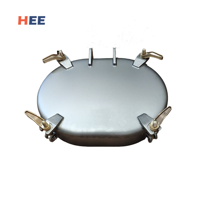 4-dogは水密の海洋ハッチを上げました